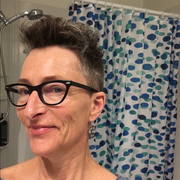 Meet your Posher, Marika - Picture 1 of 1